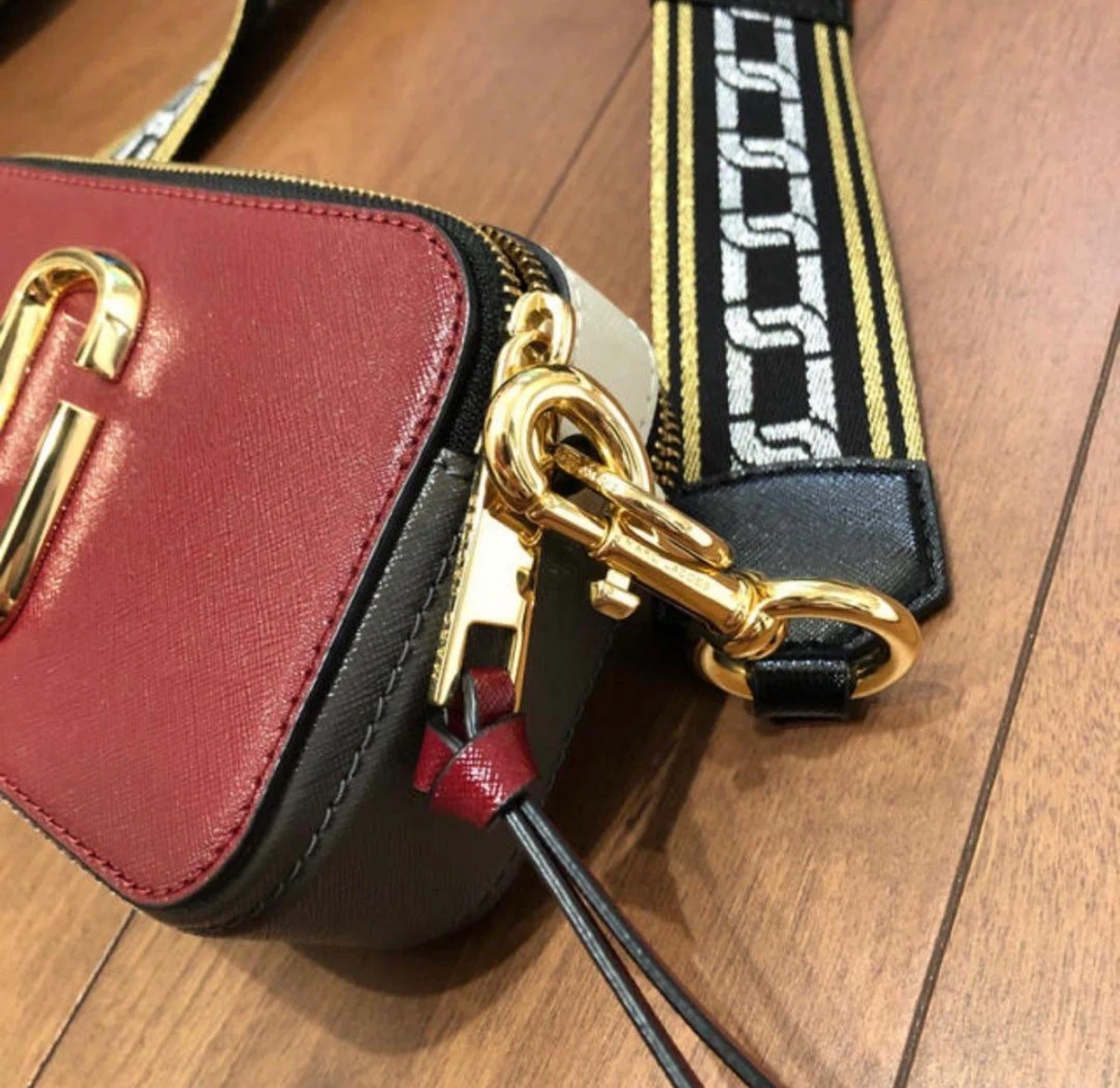 MARC JACOBSマークジェイコブス スナップショット レッドの写真2枚目