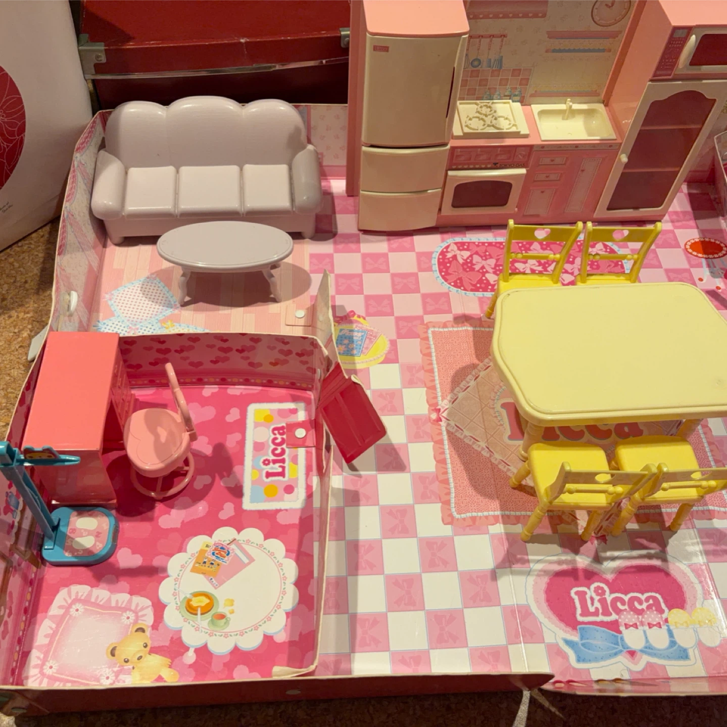 リカちゃん ハウス　家具・小物付きの写真3枚目