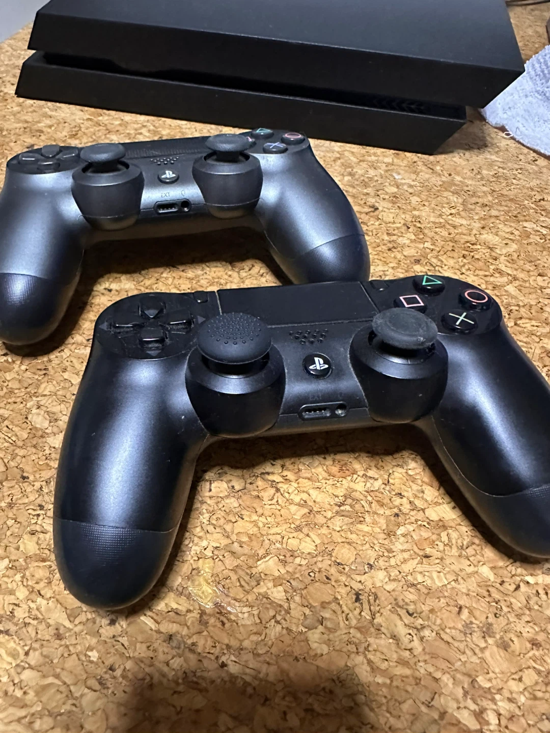 【手渡しのみ】PS4 500GB (CUH-1000A)＋コントローラー2台＋冷却スタンド＋ソフト20本の写真5枚目