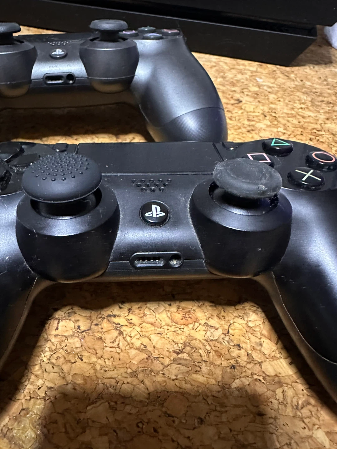 【手渡しのみ】PS4 500GB (CUH-1000A)＋コントローラー2台＋冷却スタンド＋ソフト20本の写真7枚目