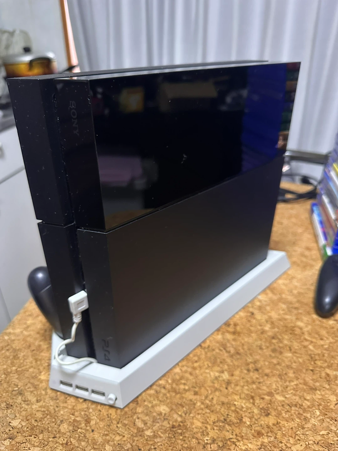 【手渡しのみ】PS4 500GB (CUH-1000A)＋コントローラー2台＋冷却スタンド＋ソフト20本の写真8枚目