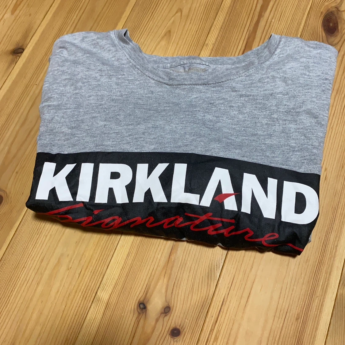 カークランドシグネチャー ロゴTシャツ グレー