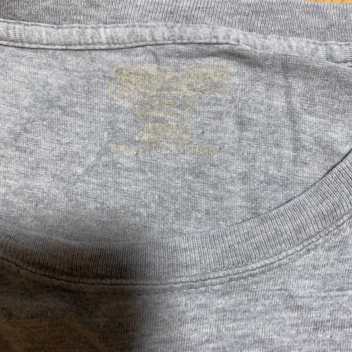 カークランドシグネチャー ロゴTシャツ グレーの写真4枚目