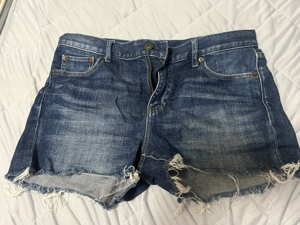 ユニクロ デニムショートパンツ カットオフ 25インチ
