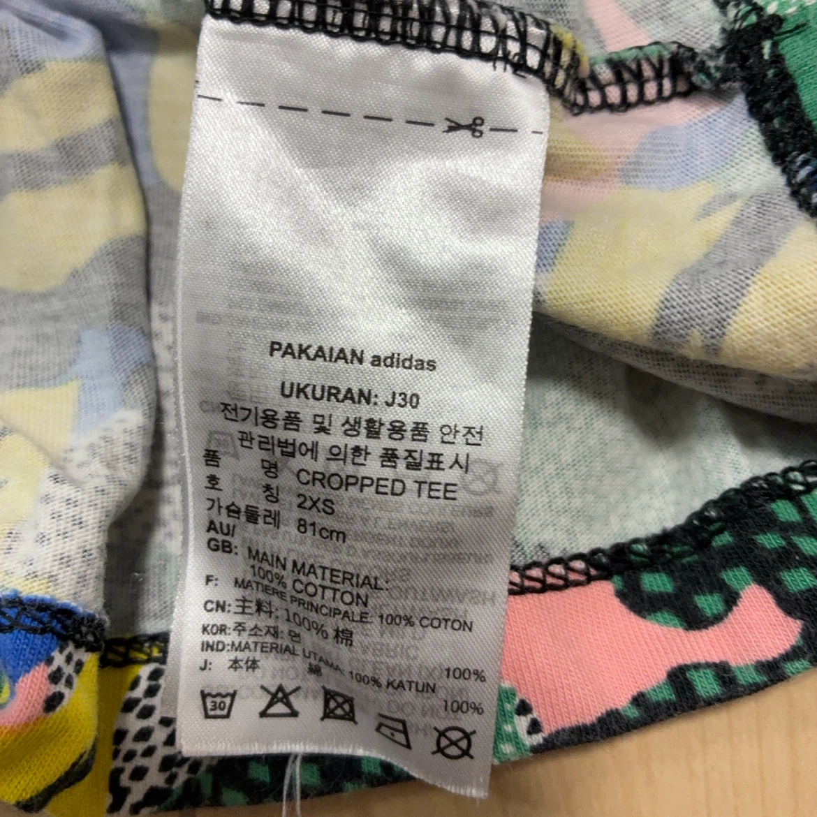アディダス オリジナルス クロップドTシャツ 2XSの写真3枚目