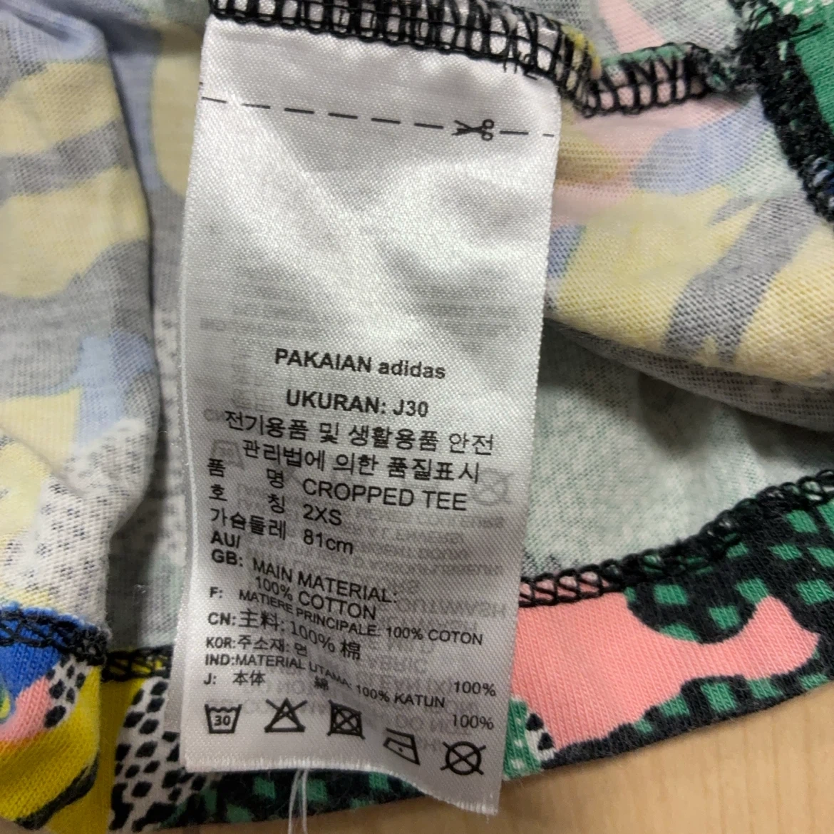 アディダス オリジナルス クロップドTシャツ 2XSの写真3枚目