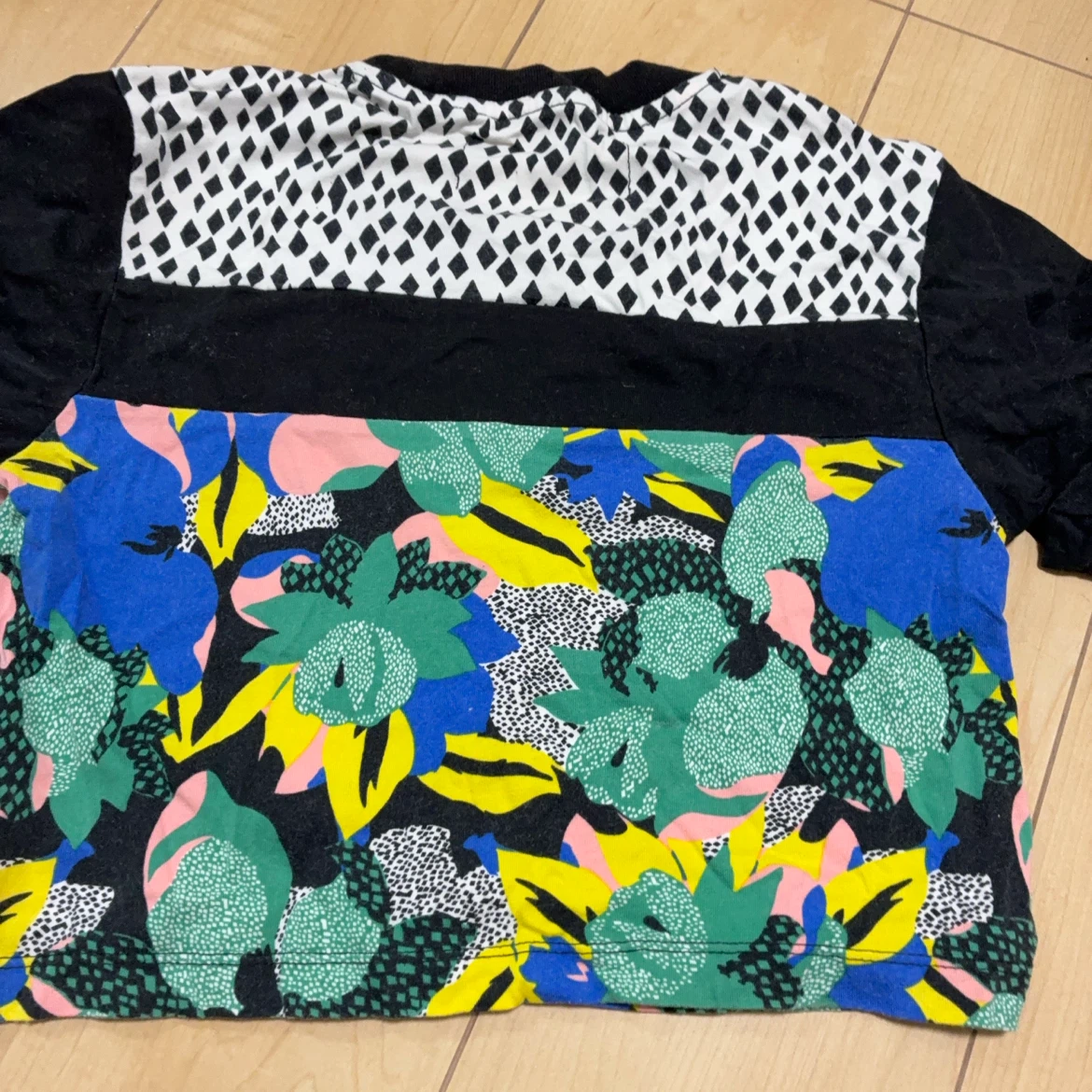 アディダス オリジナルス クロップドTシャツ 2XSの写真5枚目