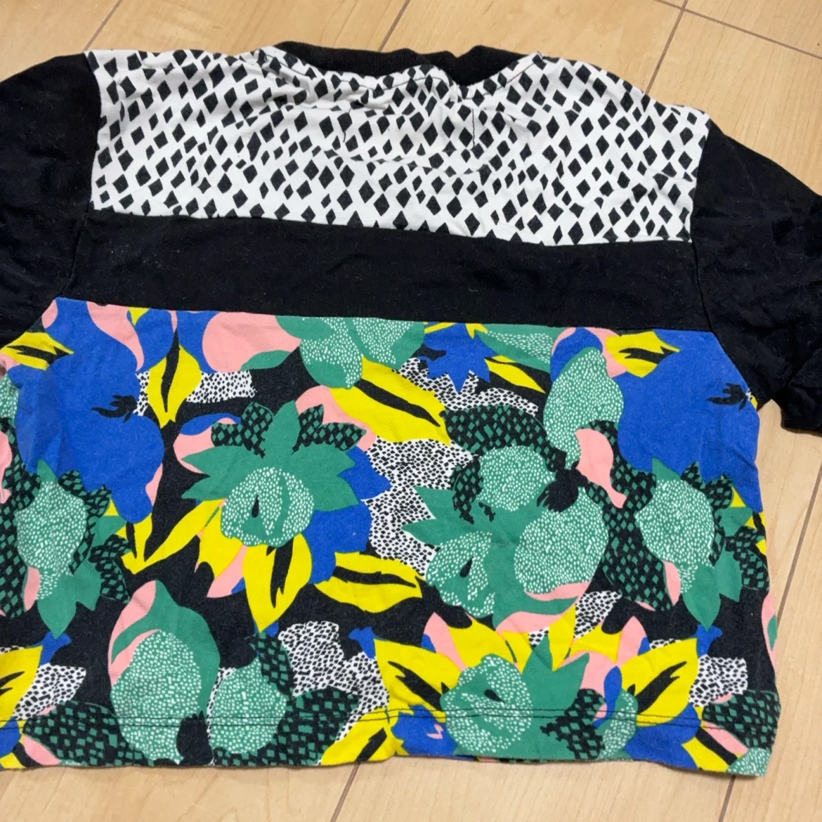 アディダス オリジナルス クロップドTシャツ 2XSの写真5枚目
