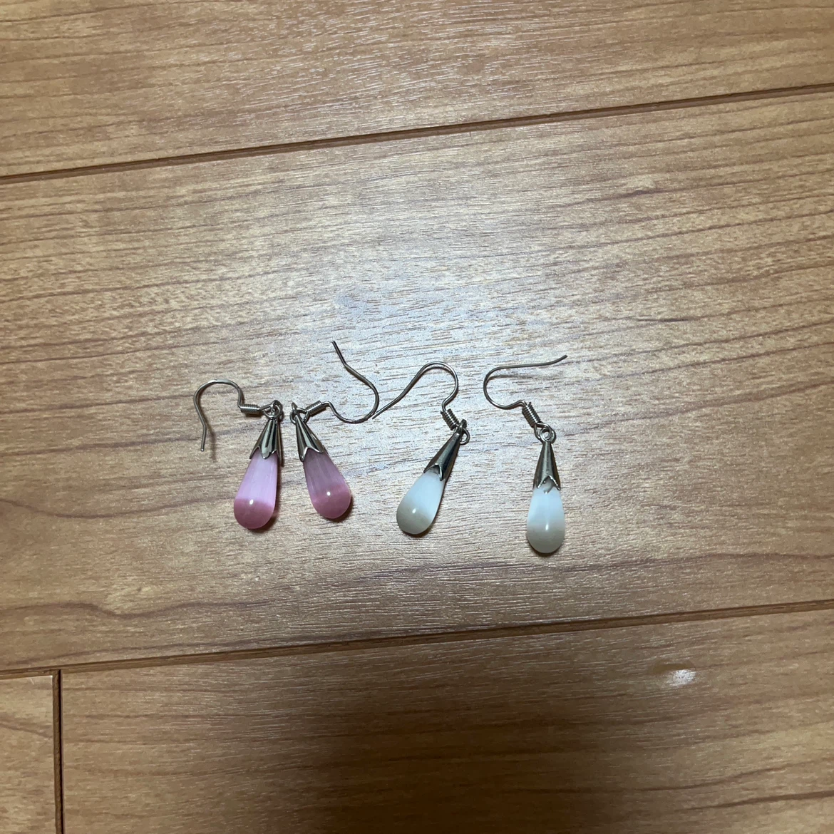 ドロップ型ピアス 2色セット