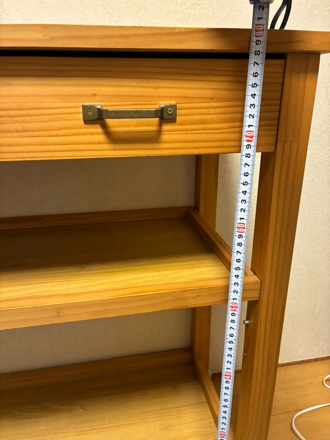 モモナチュラル　キャビネット　パイン材　日本製　タイルの写真7枚目
