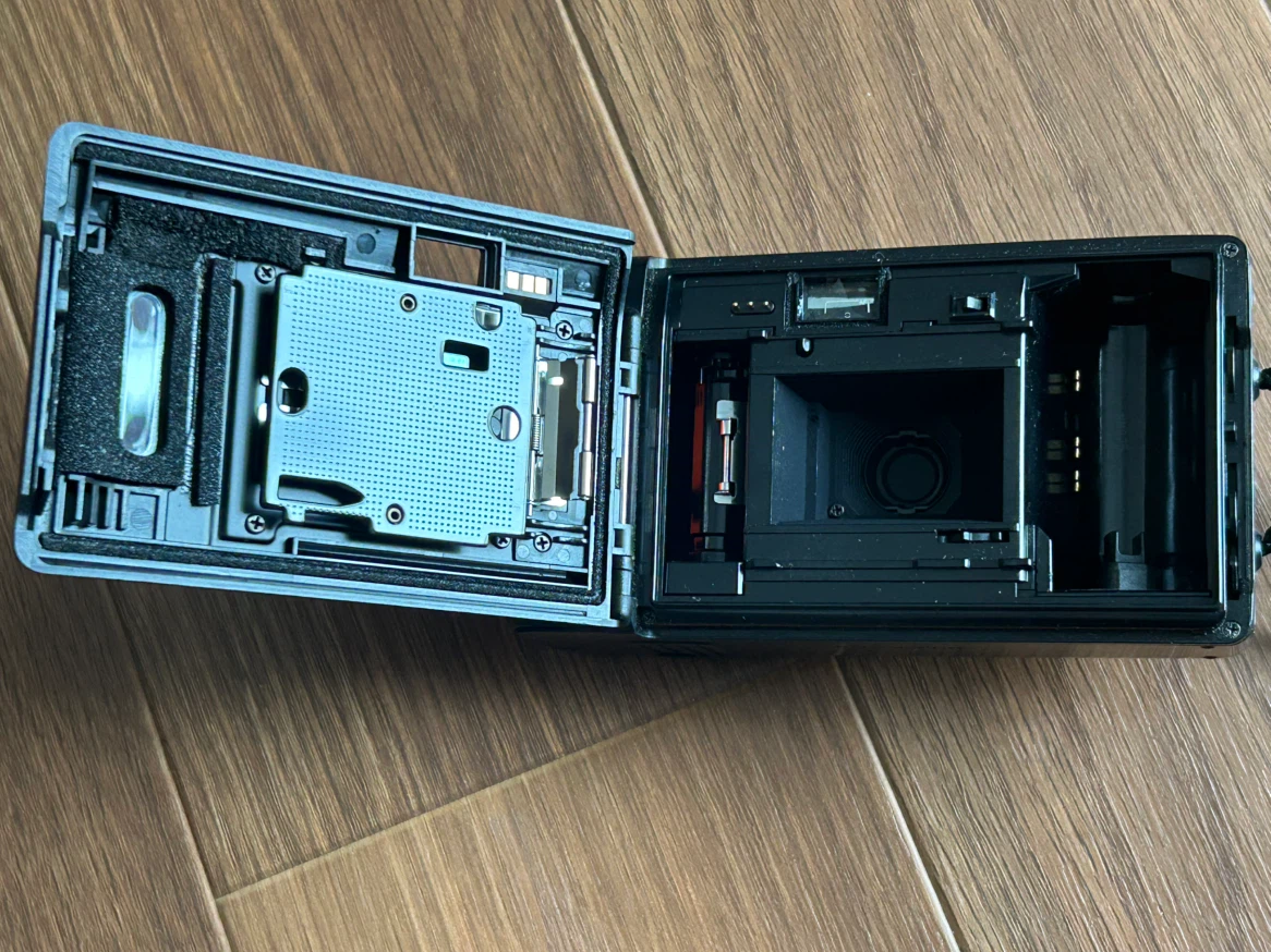 【美品/外観・内部綺麗】OLYMPUS AF-10 QUARTZ DATE オリンパス コンパクトフィルムカメラ ピカソミニの写真2枚目