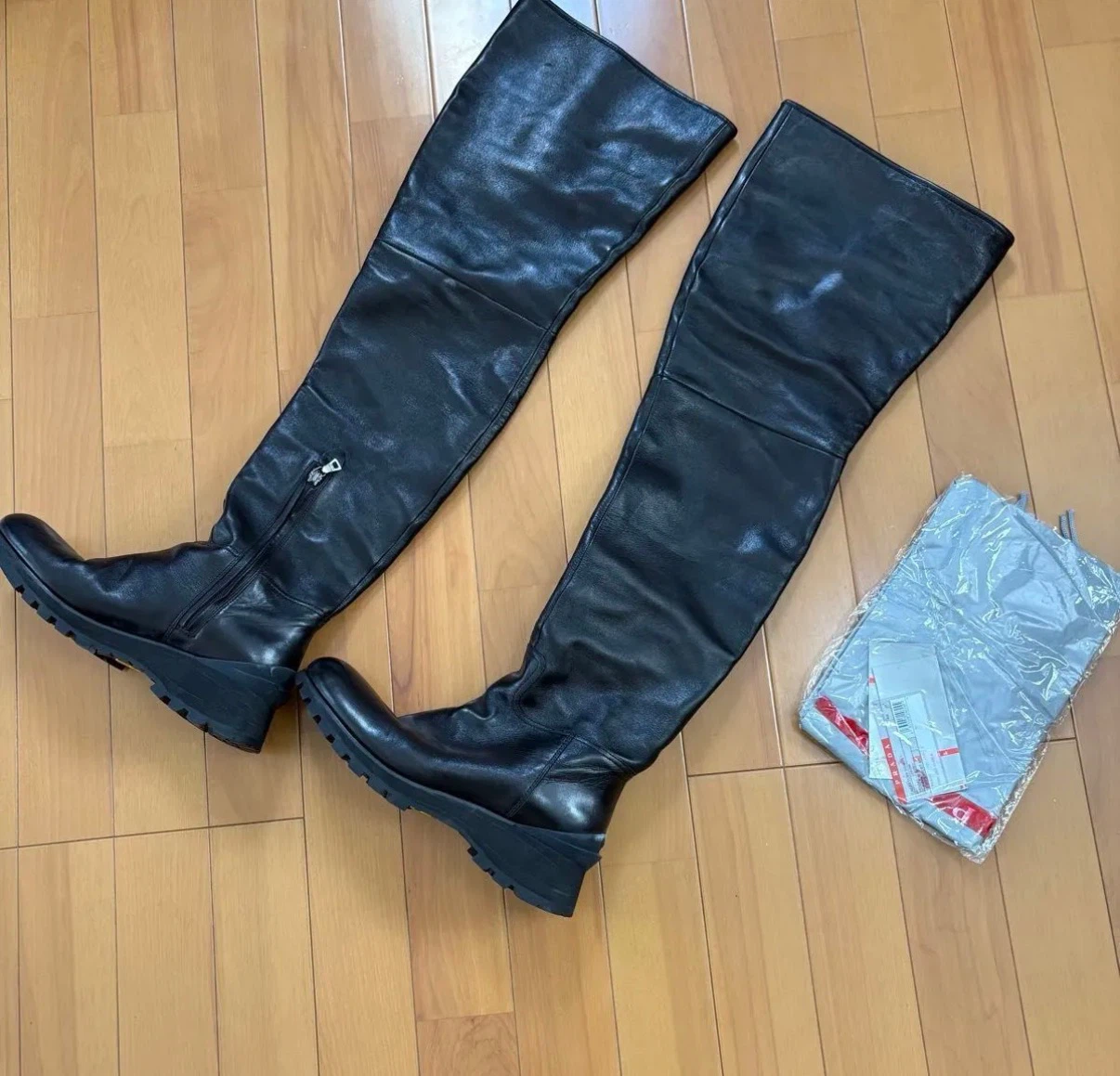 プラダ ニーハイブーツ レザー 黒