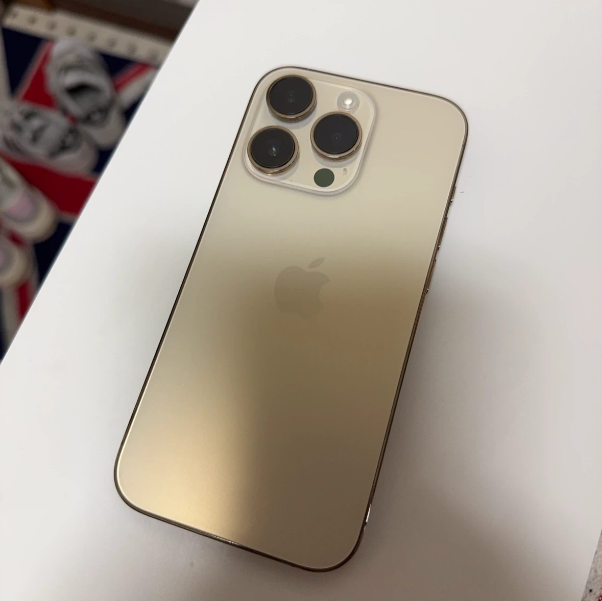 アップル iPhone 14 Pro ゴールドの写真2枚目