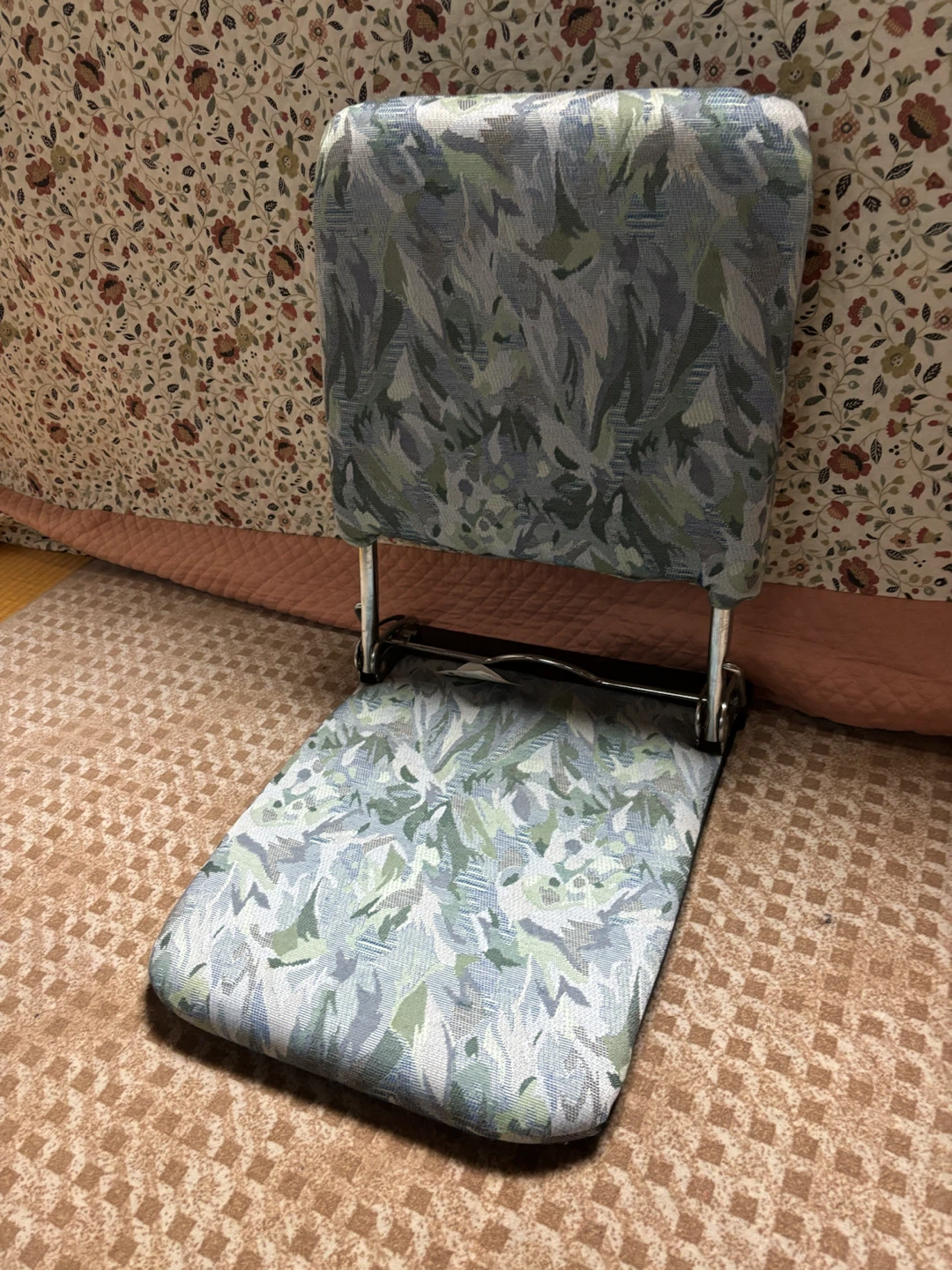 折りたたみ座椅子 花柄