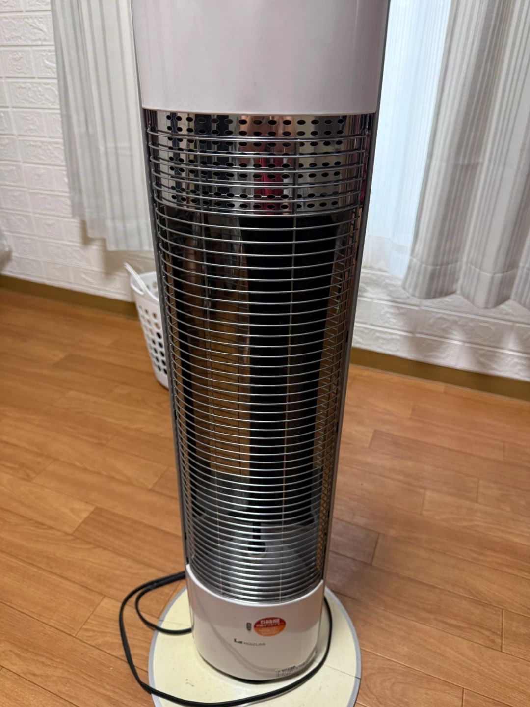 コイズミ 遠赤電気ストーブ KSS-0851 2015年製の写真4枚目