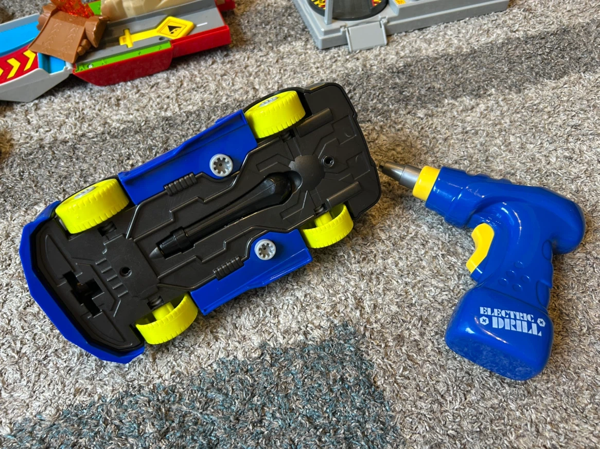 おもちゃ デュプロ パウパトロール トミカ駐車場 解体できる車の写真3枚目