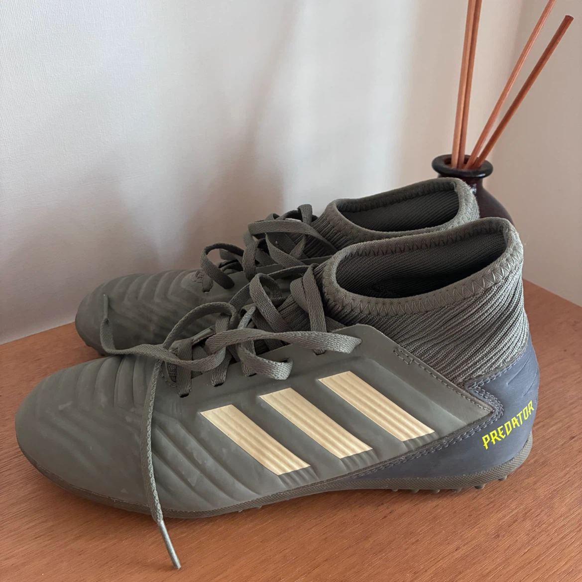 アディダス プレデター サッカートレーニングシューズ 22cm