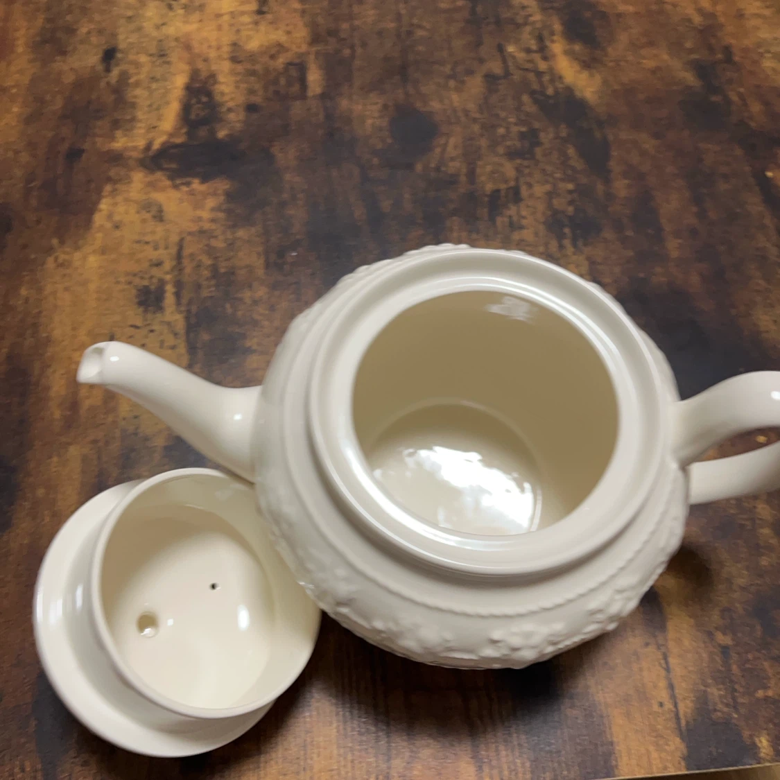 Wedgwood フェスティビティ　アイボリー　ティーポットの写真2枚目