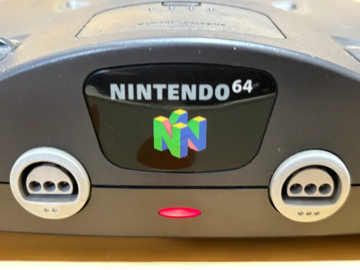 【通電確認済】NINTENDO 64 本体 / 純正ACアダプタ・S端子付きAVケーブルの写真3枚目