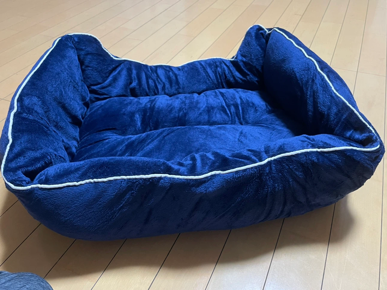 ペット用ベッド 紺色 ふわふわの写真3枚目