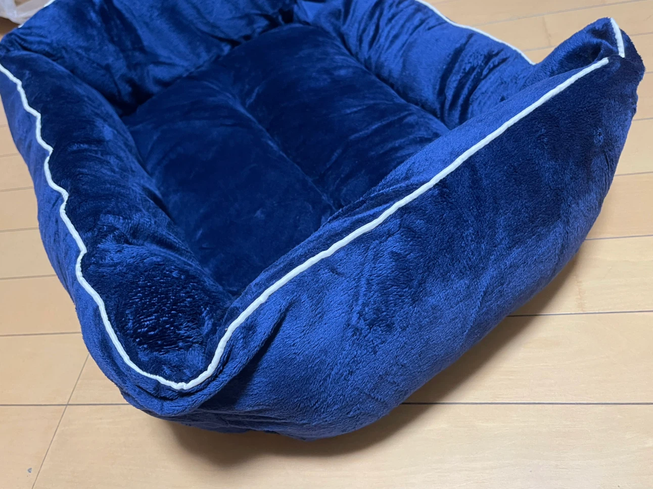 ペット用ベッド 紺色  ふわふわの写真5枚目