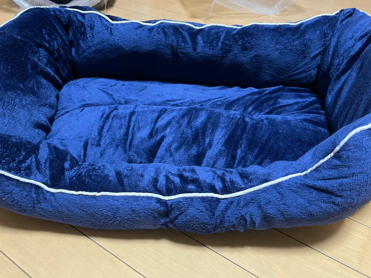 ペット用ベッド 紺色 ふわふわの写真6枚目