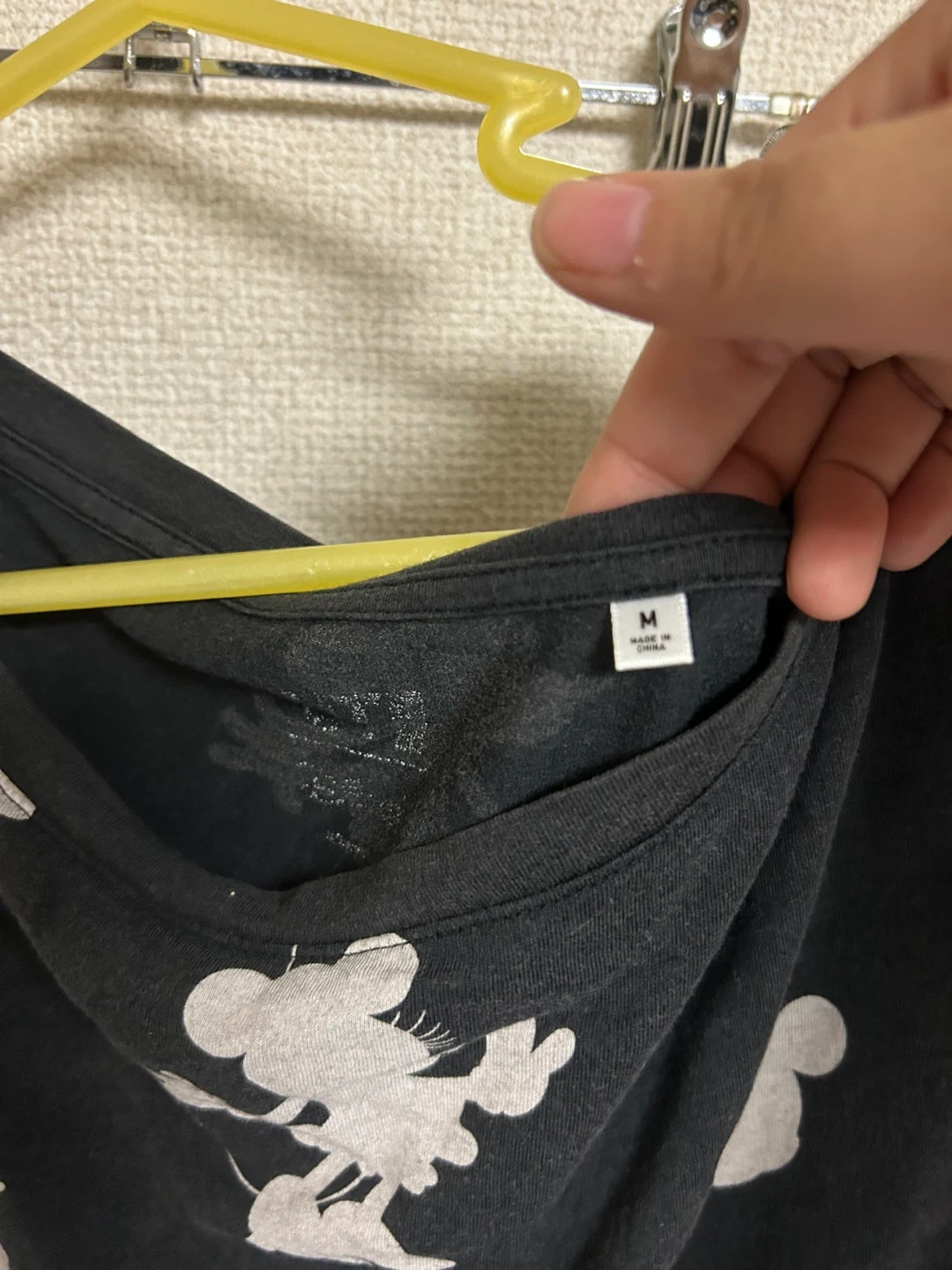 ミッキーマウス 総柄Tシャツ ブラック Mサイズの写真2枚目