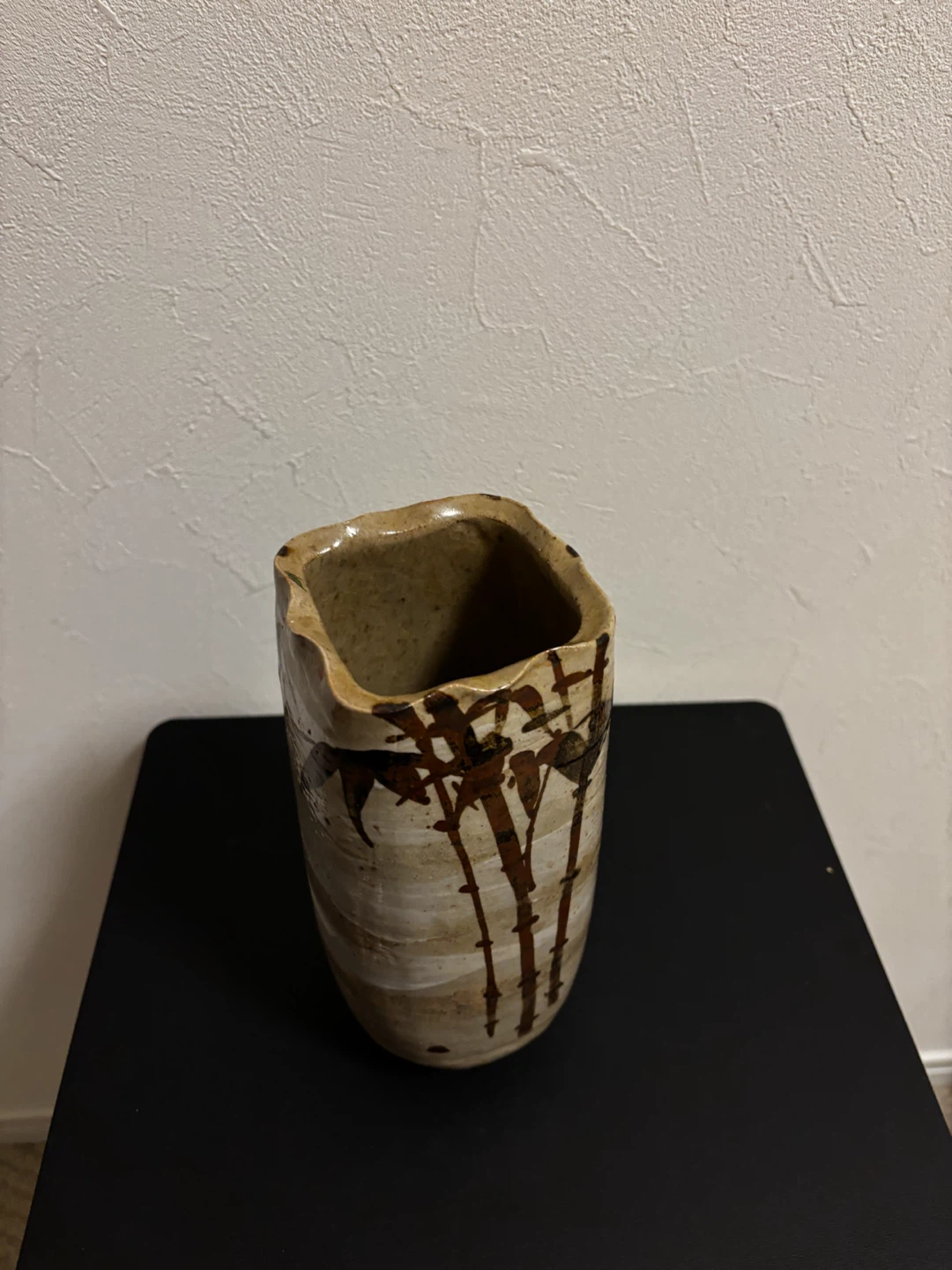 美濃焼 桔梗窯 鉄絵角筒花入 手造り ヴィンテージ花器の写真3枚目