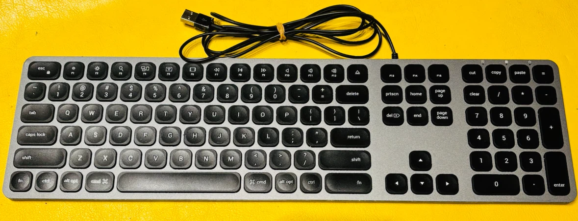 Satechi ST-AMWK アルミニウム 有線キーボード スペースグレイ 動作確認済み