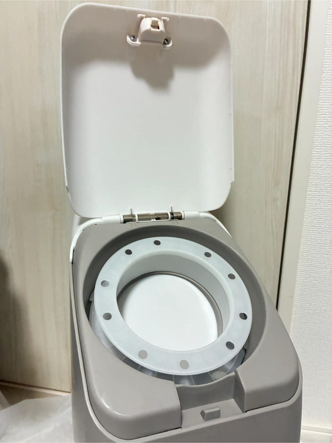 Apricaニオイポイ 本体 おむつ用ゴミ箱の写真2枚目