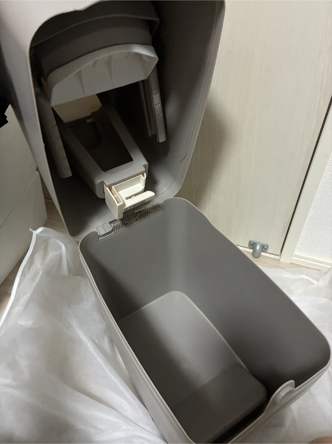Apricaニオイポイ 本体　おむつ用ゴミ箱の写真3枚目