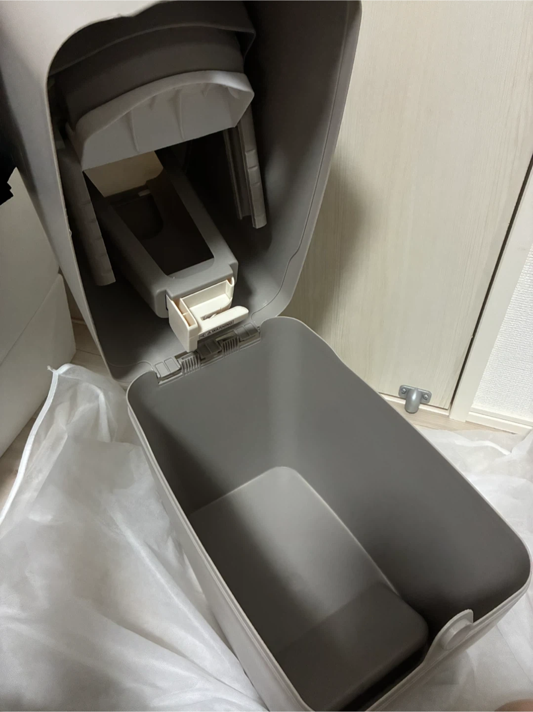 Apricaニオイポイ 本体 おむつ用ゴミ箱の写真3枚目