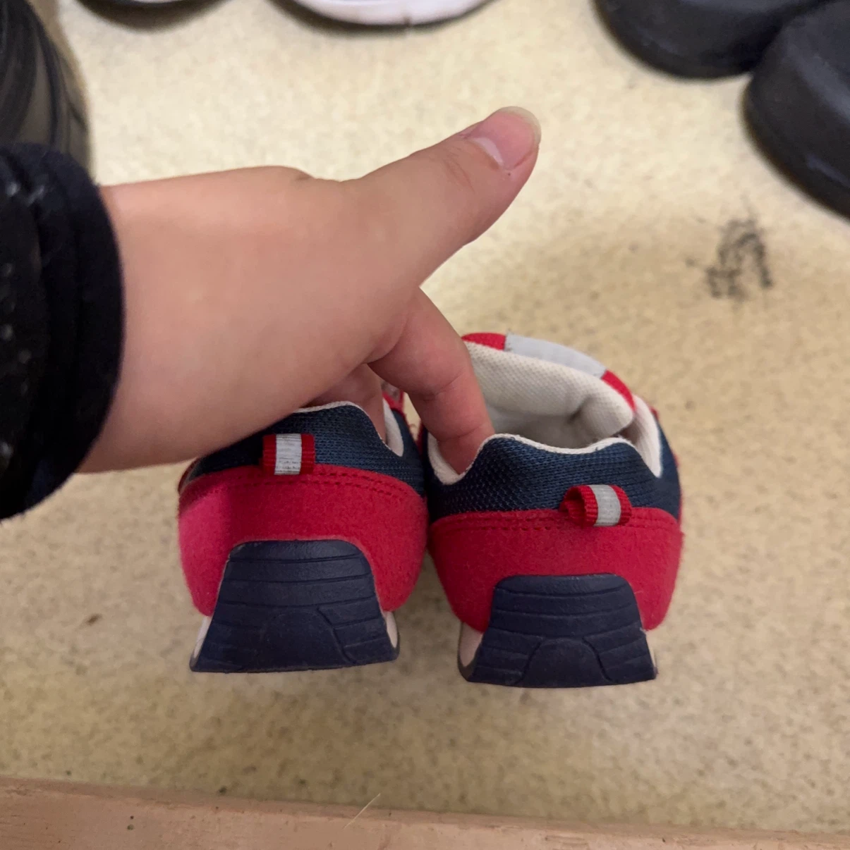 キッズスニーカー レッド 14.0cmの写真3枚目