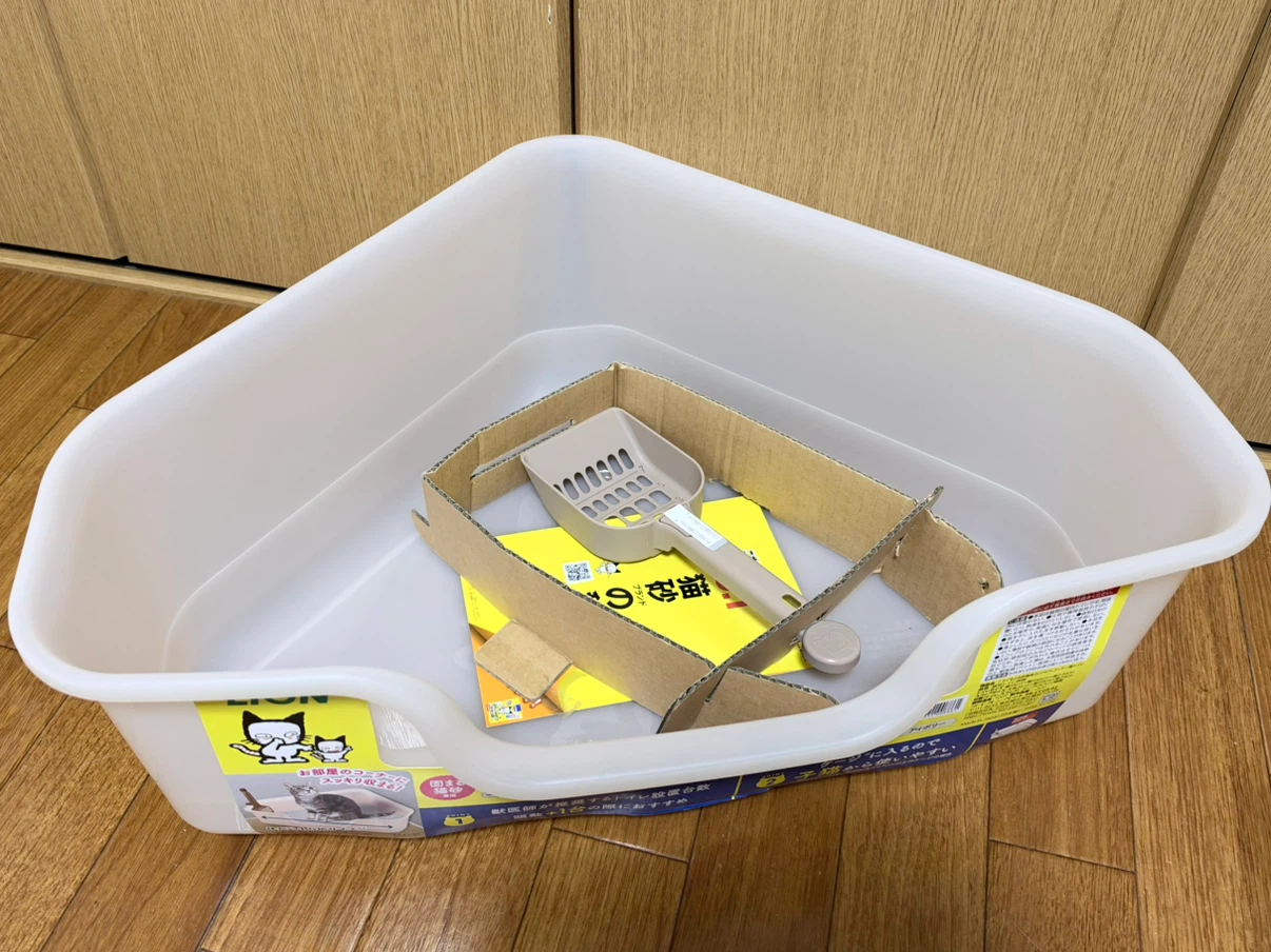 新品未使用！コンパクトコーナー 猫トイレの写真2枚目