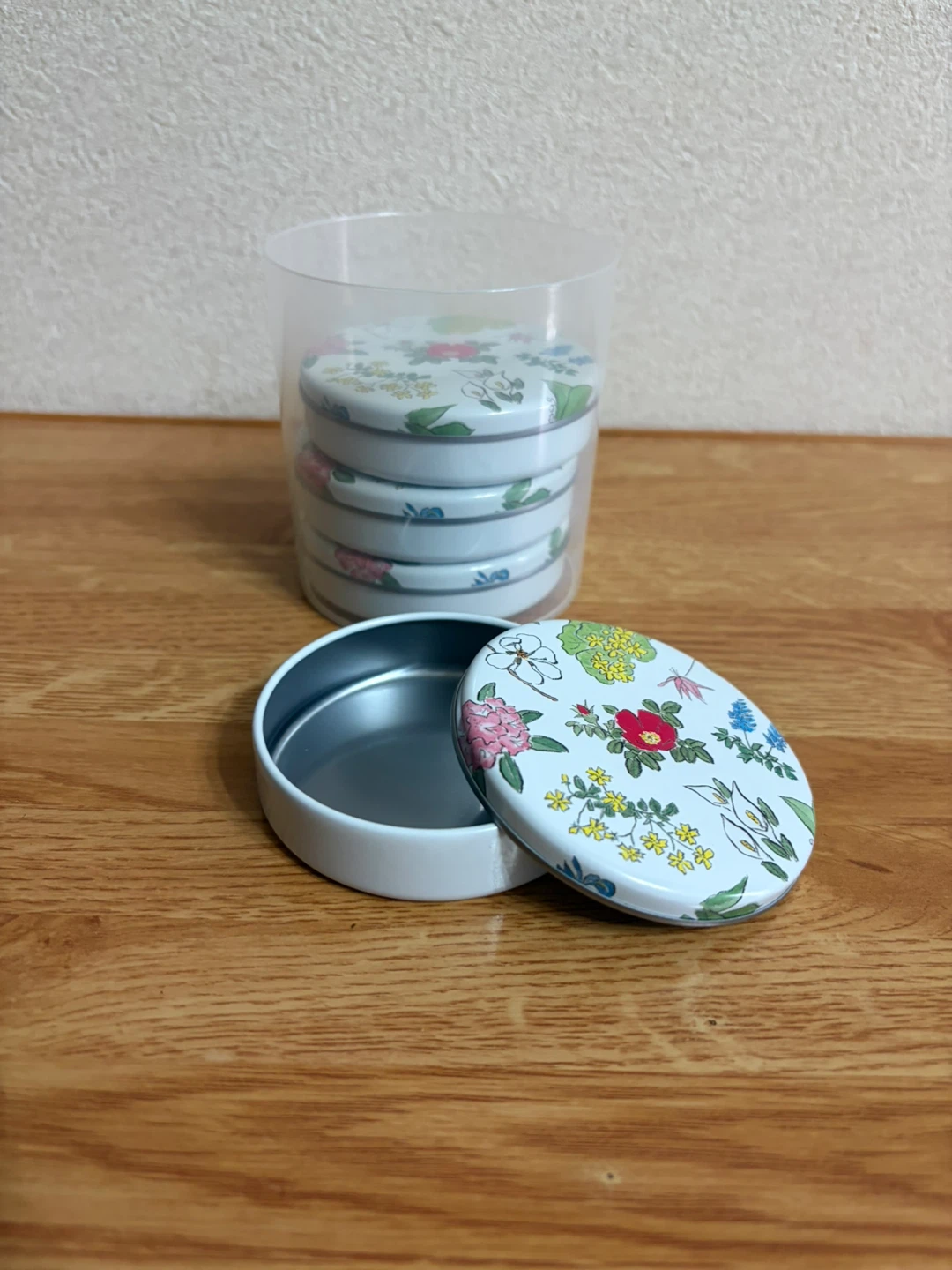 花柄 丸型缶 4個セットの写真2枚目
