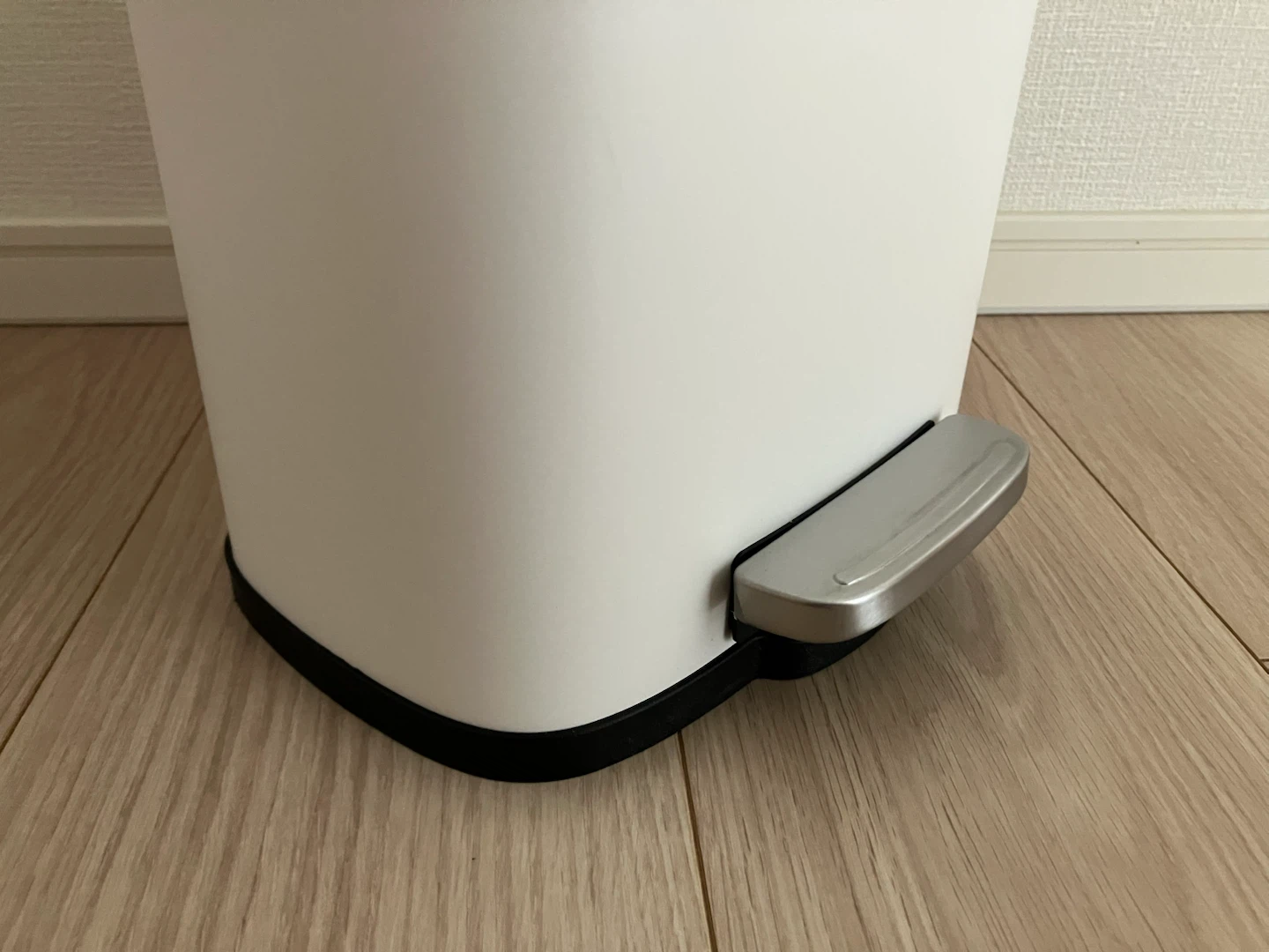 ゴミ箱（ペダル式、5ℓ）の写真5枚目