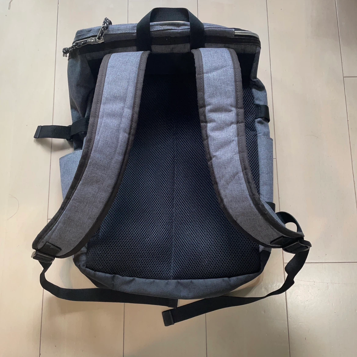 アベンチュラ バックパック グレーの写真2枚目