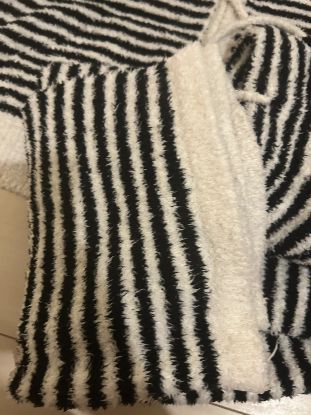 ボーダー柄 フード付きルームウェア セットアップの写真2枚目