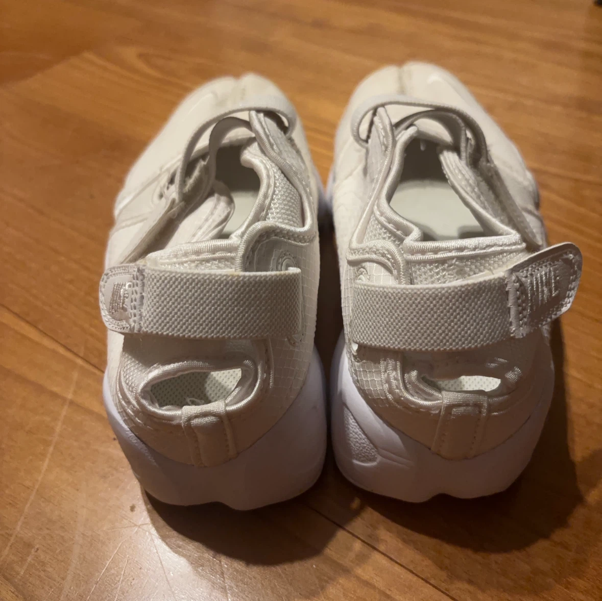 ナイキ エア リフト ブリーズの写真3枚目