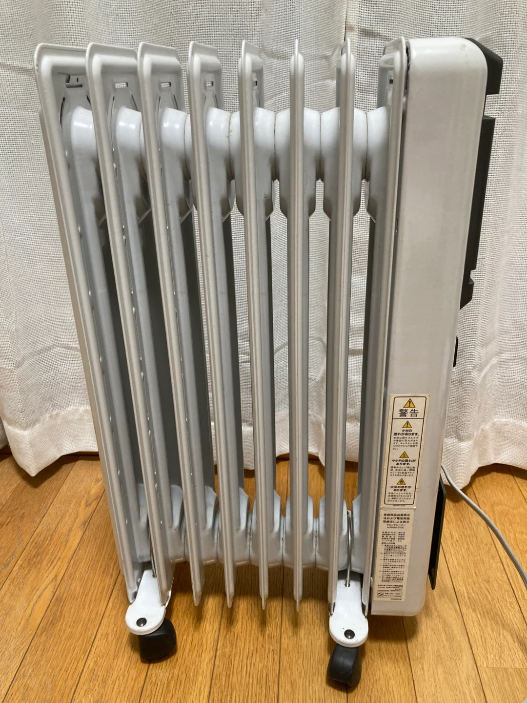 【動作確認済】デロンギ オイルヒーター H350812TQC（8枚フィン/1200W）の写真4枚目