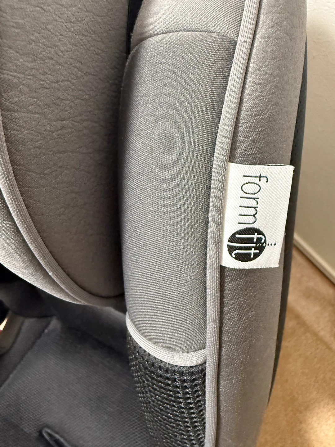アップリカ フォームフィット ISOFIX チャイルドシートの写真9枚目