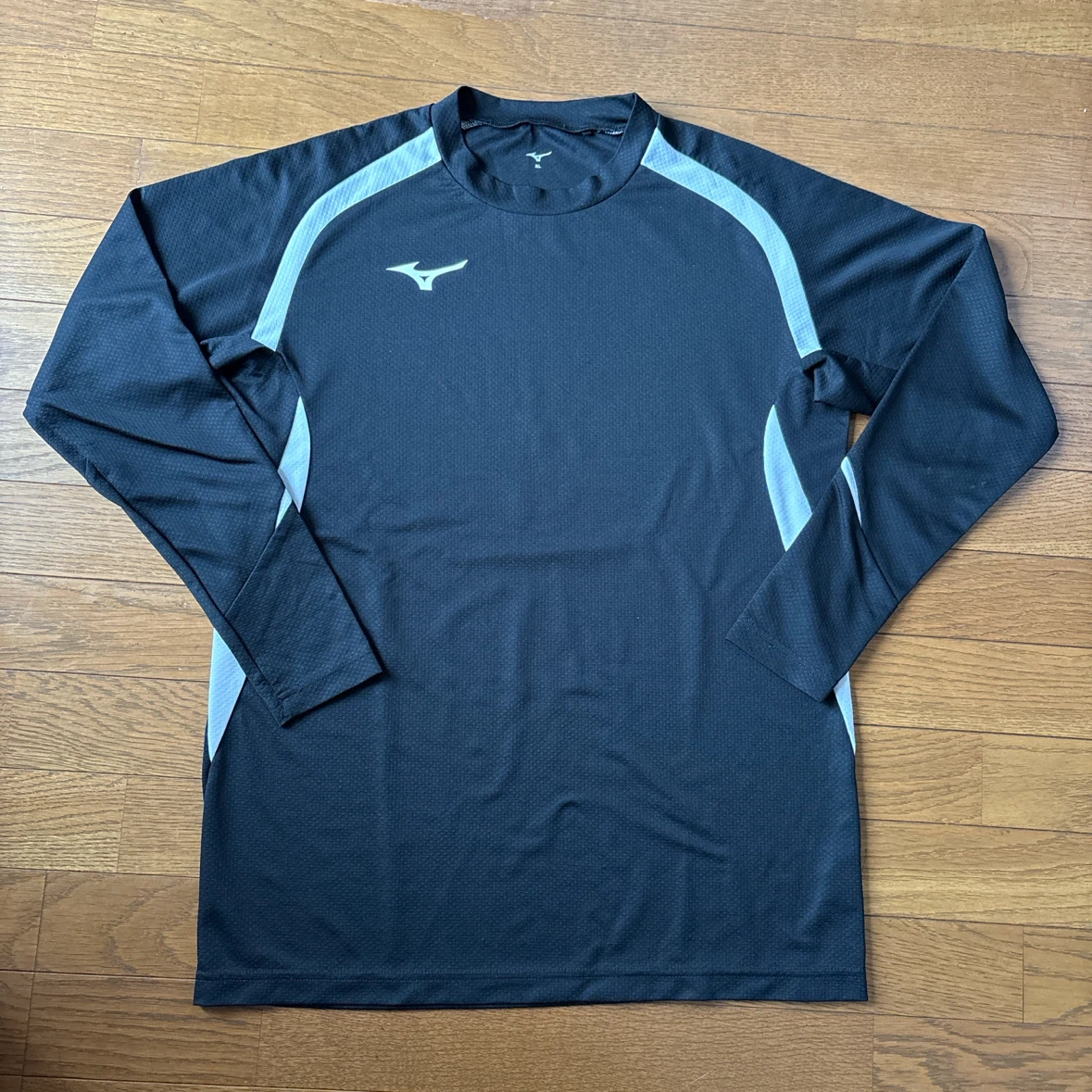 ミズノ　トレーニングシャツ　XL