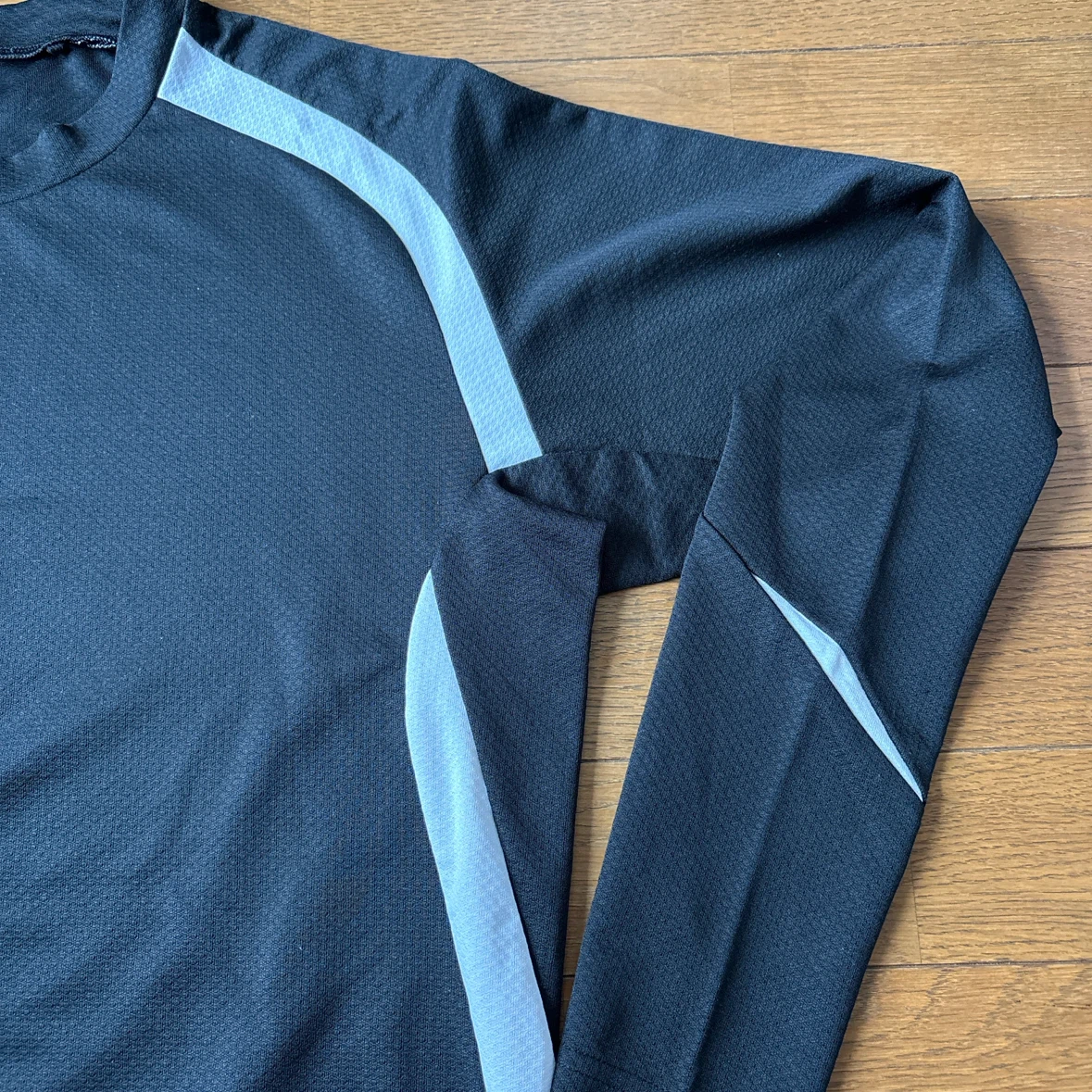 ミズノ　トレーニングシャツ　XLの写真4枚目