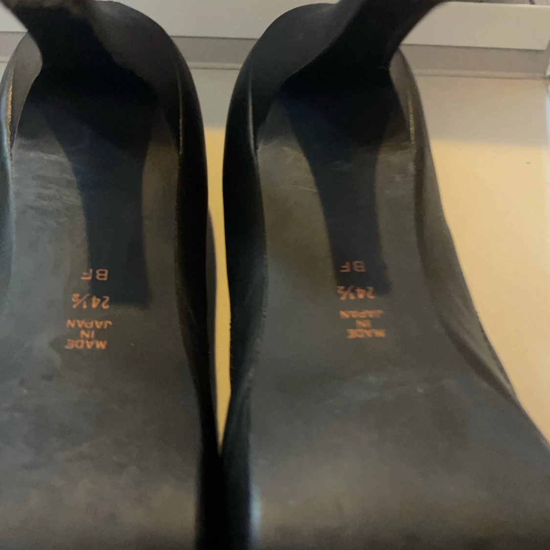 ダイアナ パンプス 黒 24.5cmの写真7枚目