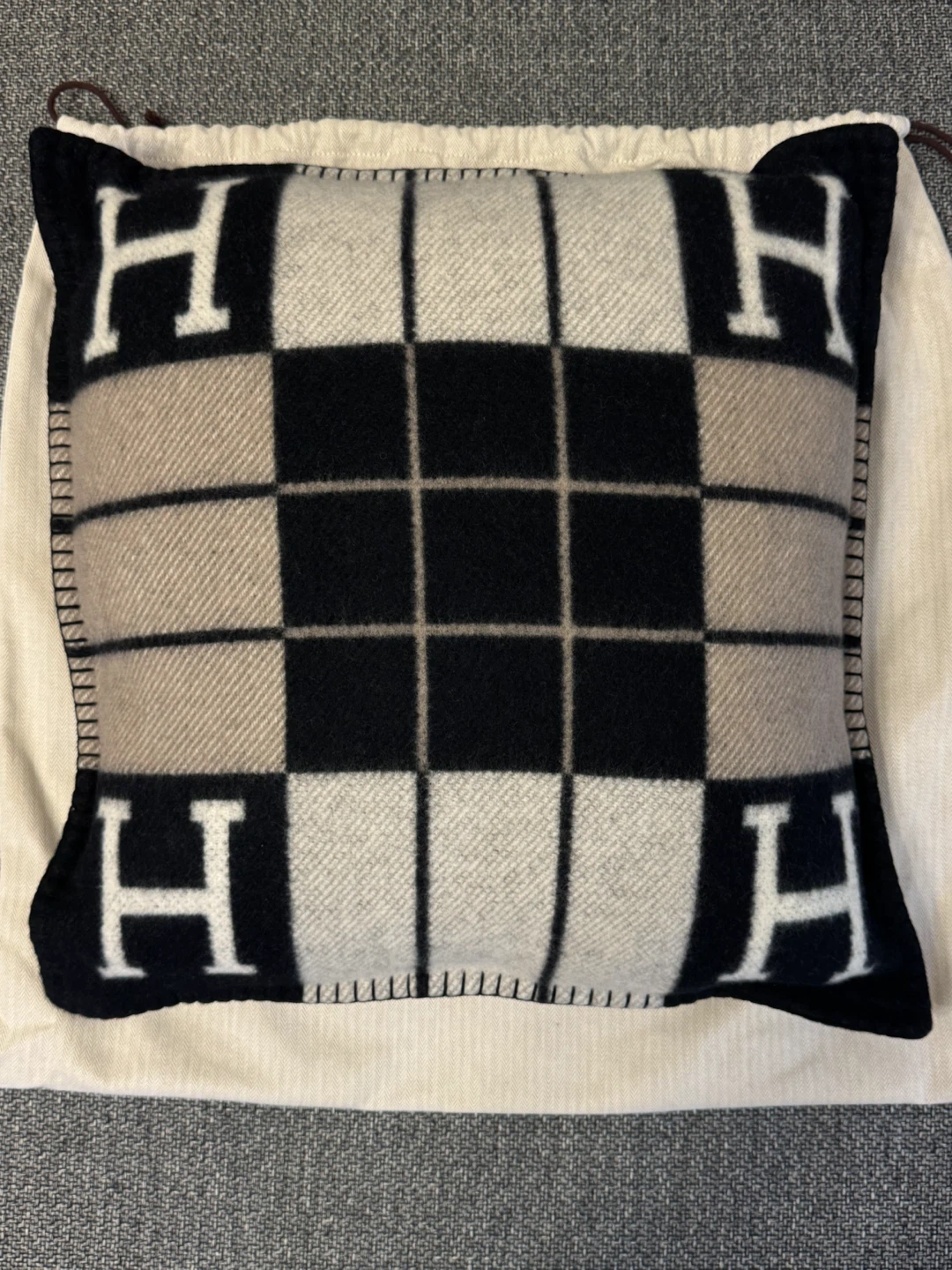 HERMES Avalon III Noir PM アヴァロン黒