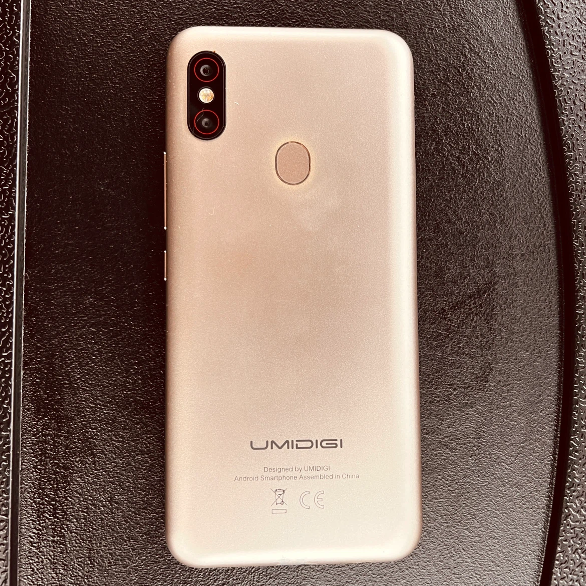 スマホ！128GB／ケース付きの写真6枚目