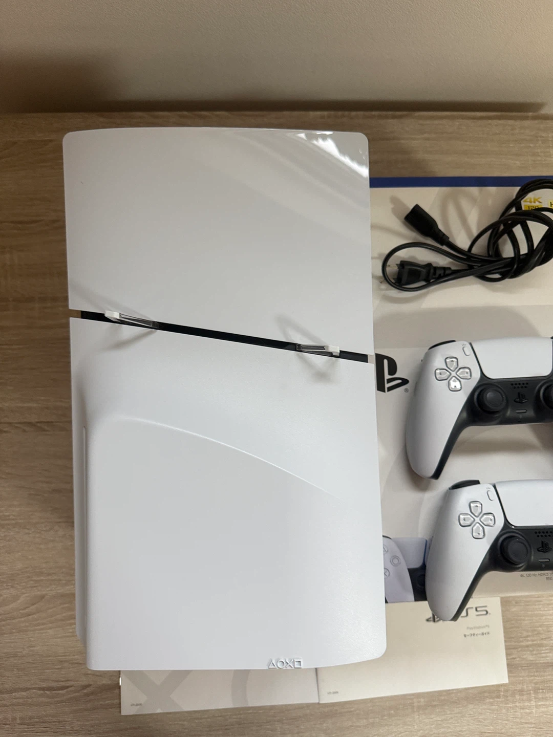 ソニー プレイステーション5 本体 コントローラー2個&おまけ付きの写真5枚目