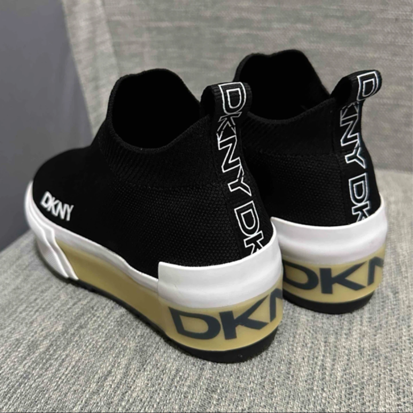【DKNY】ダナ・キャラン・ニューヨーク メンズ サイズUS8.5M スニーカー ブラック シューズ スリッポンの写真4枚目
