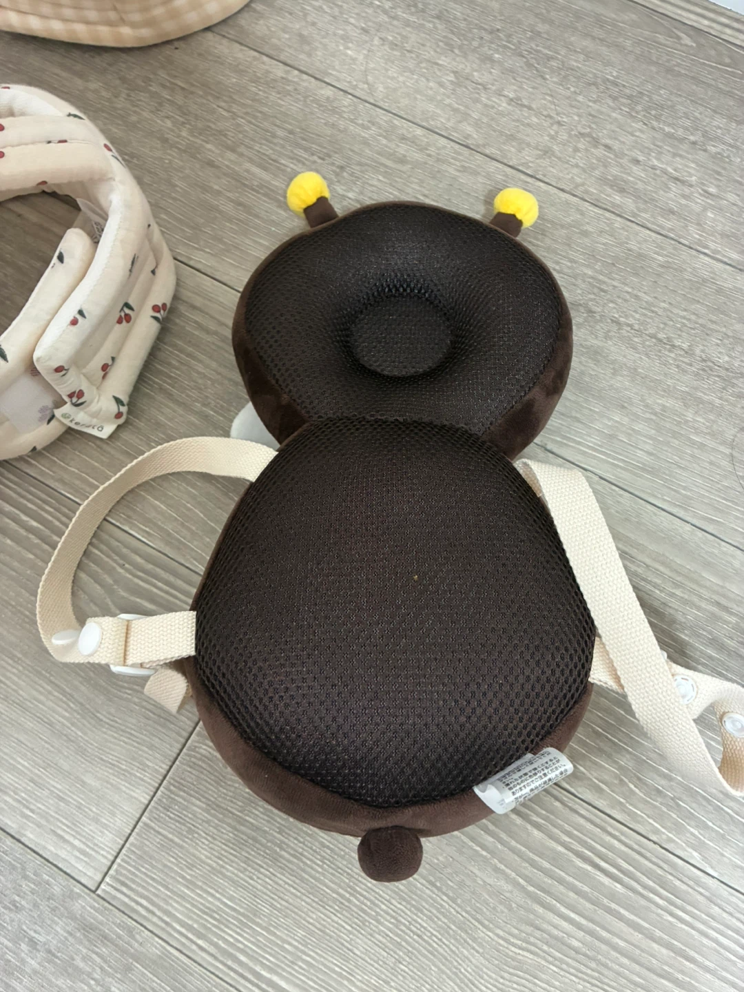 ケラッタ ごっつん防止ヘルメット 2点セットと転倒防止ミツバチの写真2枚目