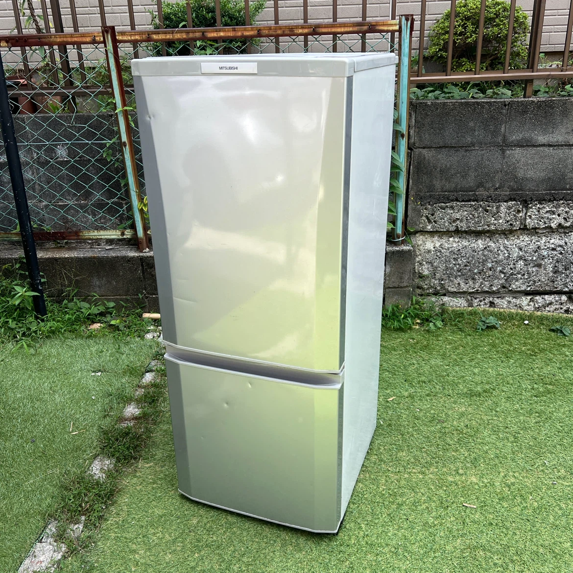 【自動霜取り機能付き】三菱　冷蔵庫 146L 2ドア